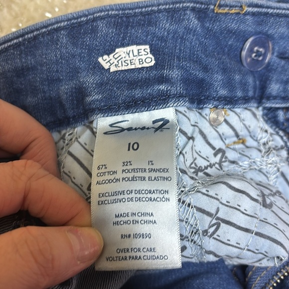 Seven7 Classic Blue Women's Jeans. Boot Cut - Picture 3 of 6
